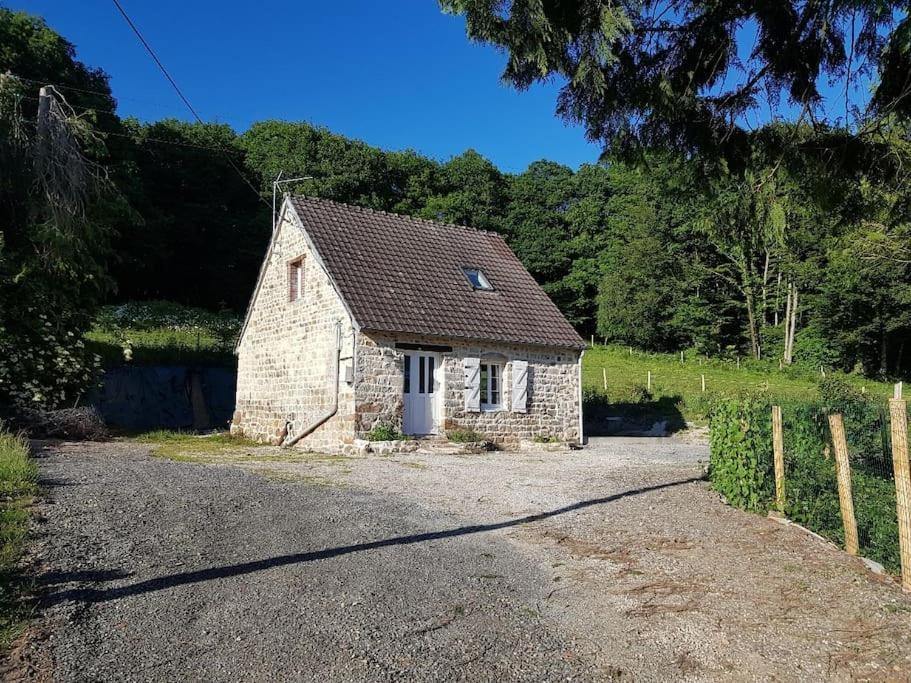 Gite En Lisiere De Foret Andaine Perrou Exterior photo